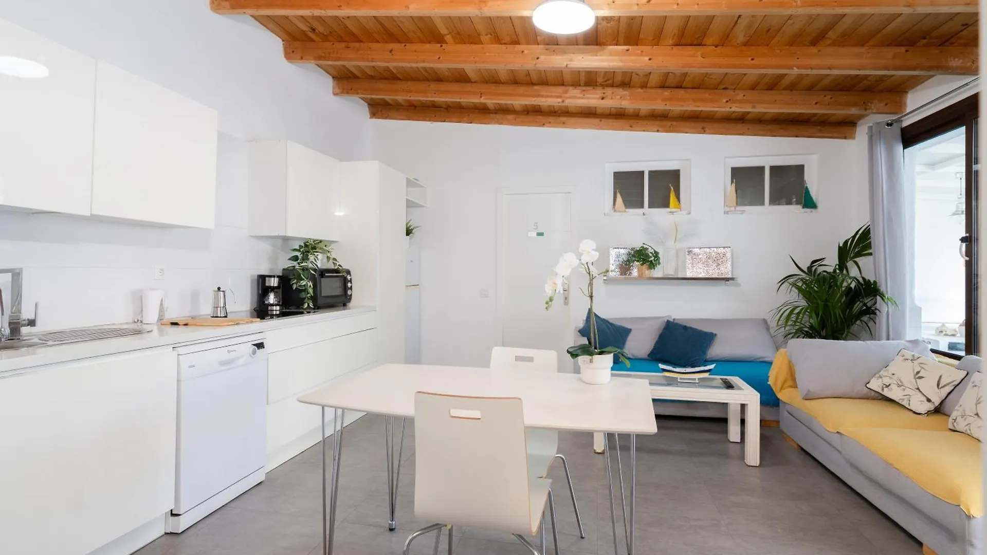 Guest House Villa Neon Tenerife Arona  0*, Arona (Tenerife) Hiszpania